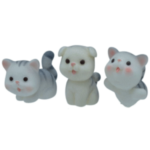 Miniature Grey Cat Figurines - Pack of 3 | Adorable 3x1.5x4 cm Decorative Toy Animals for Dollhouses, Fairy Gardens & Dioramas